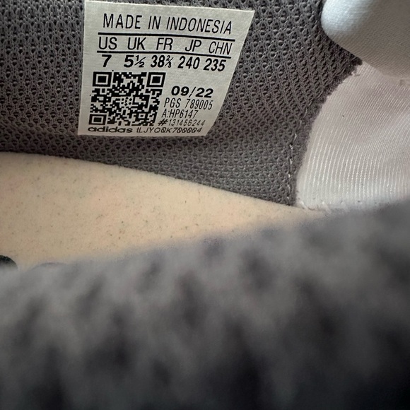 NWOB Adidas Alphabounce+ Running Womens Shoe White/Grey/Quartz HP6147 Sneakers - Picture 7 of 16